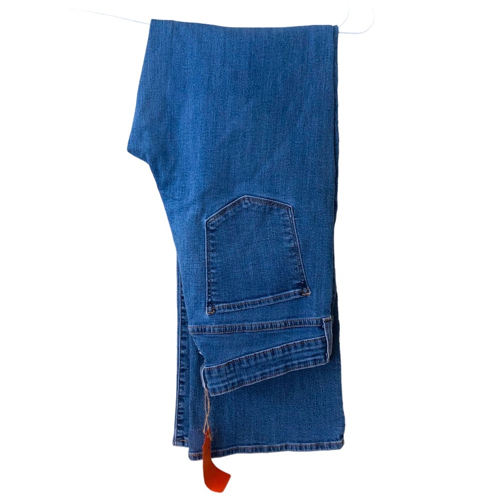(15) Denizen from Levi’s Boot Cut Blue Denim Jeans, Size 14/Med